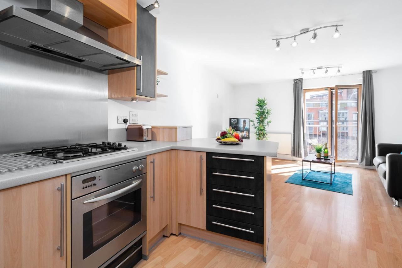 City Centre - Two Bedroom Apartment - Juliet Balcony - Secure Parking - Wifi - Smart Tv Birmingam Exterior foto