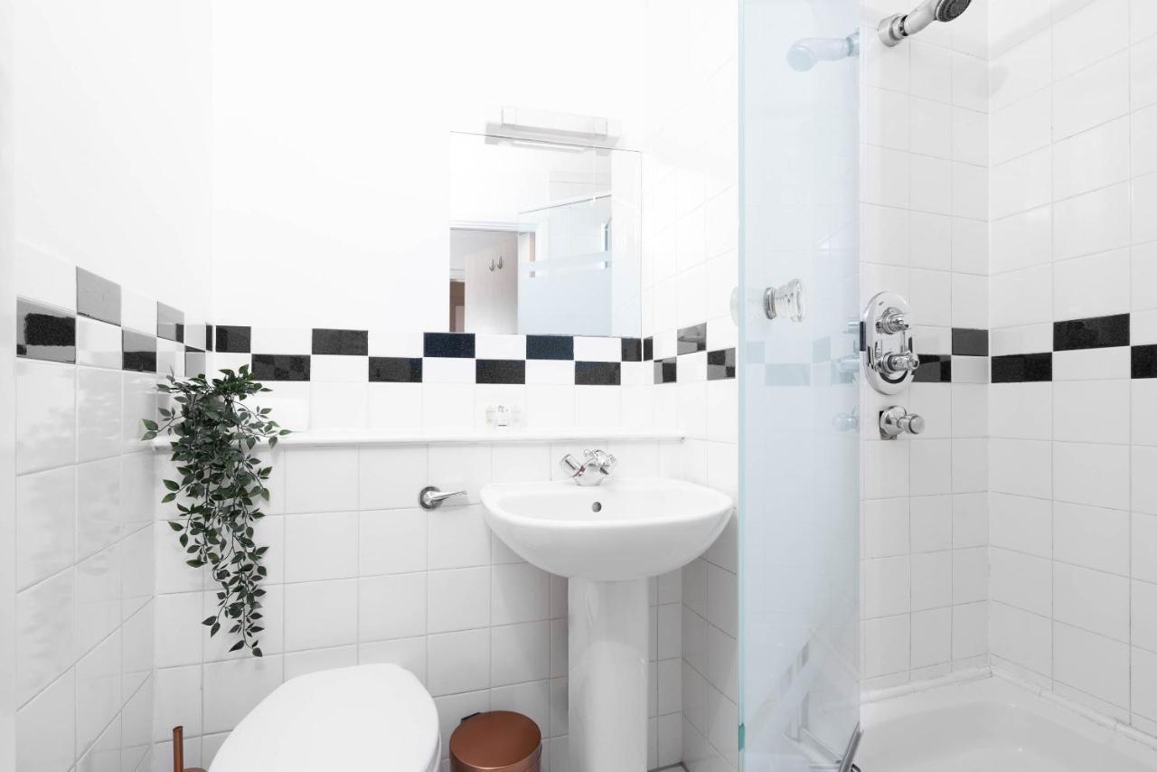 City Centre - Two Bedroom Apartment - Juliet Balcony - Secure Parking - Wifi - Smart Tv Birmingam Exterior foto